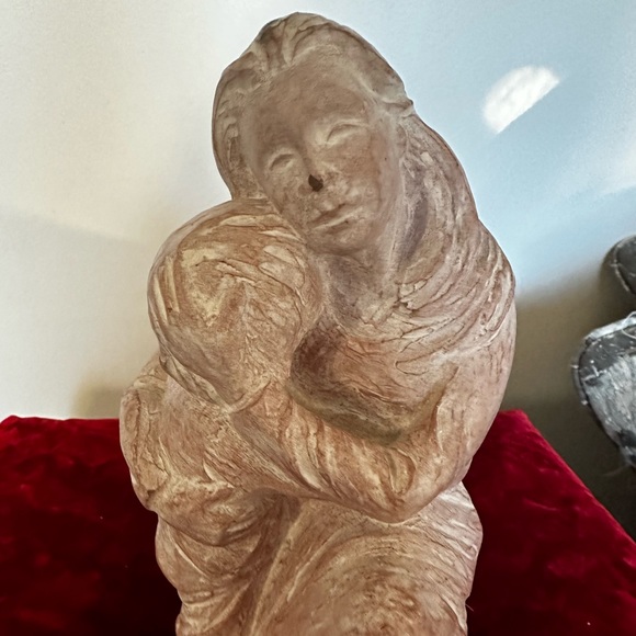 Isabel Bloom mother and child signed and retired piece. Soft pink color - Picture 2 of 10